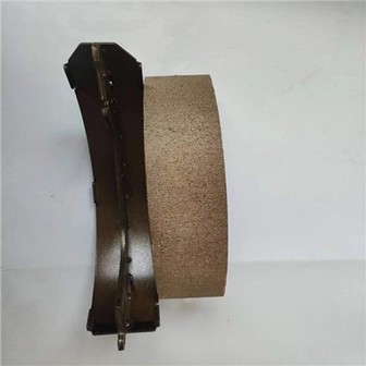 Raskaiden kuorma-autojen jarrukengät